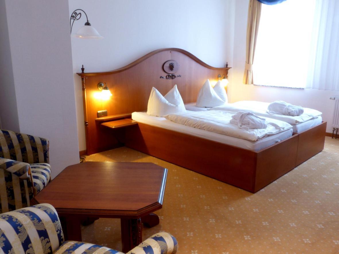 Hotel Goldner Loewe Bad Köstritz Buitenkant foto